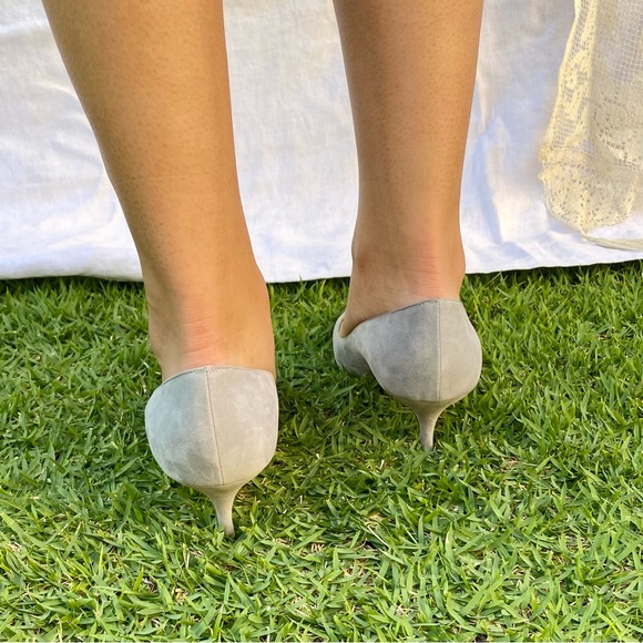 Manolo Blahnik BB Pointed Toe 50mm Kitten Heel Pump in Grey Suede - Picture 10 of 13